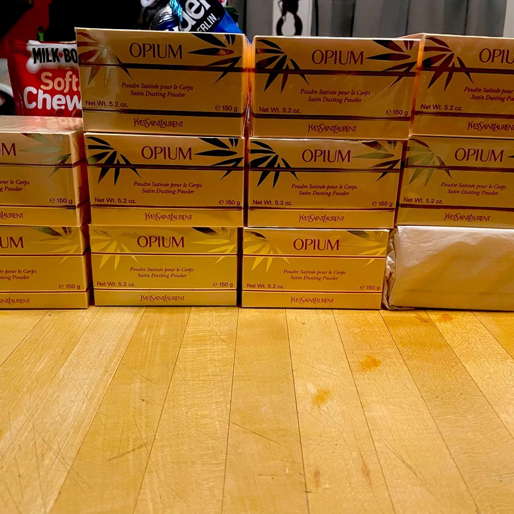 Opium YSL powder